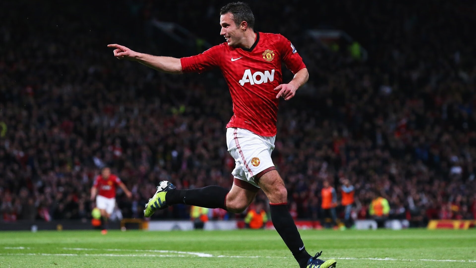 英超:曼联逆转胜利,争夺冠军!,英超-曼联2-1逆转重夺榜首